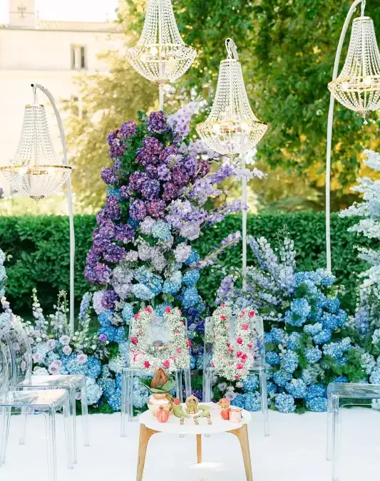 Why Hire a Wedding Florist (and Not a Traditional Florist)